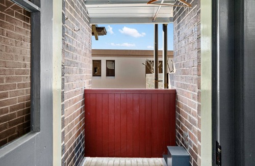 The Rocks Apartment | Explore Sydney from a convenient 3 Bedroom Unit