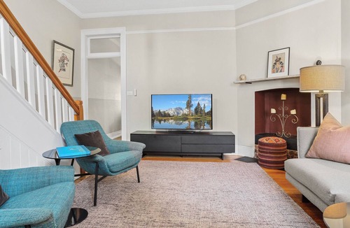 The Rocks Apartment | Explore Sydney from a convenient 3 Bedroom Unit