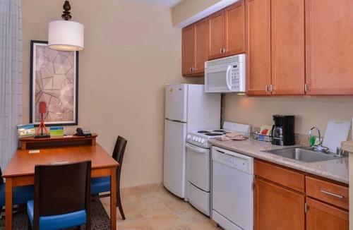 Thousand Oaks House | Explore the beautiful Conejo Valley Botanic Garden! Outdoor Pool, Pets Allowed!