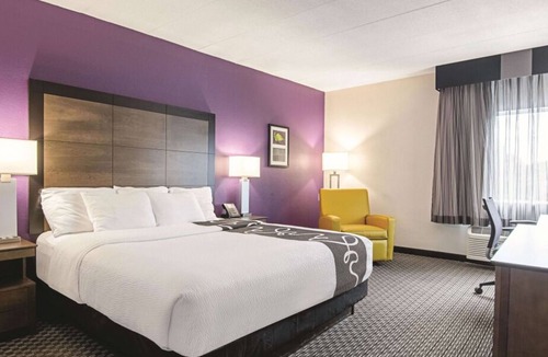 Portland House | Explore The Best Of Portland! 3 Pet-friendly Hotel Units, Free Breakfast!