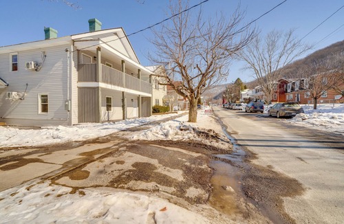 Bellepoint Apartment | Explore the Hinton Historic District! Luxe Studio