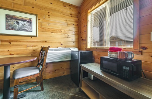 Waumandee Apartment | Explore the Mississippi River! Cabin in Cochrane