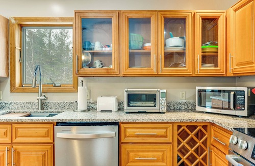 Thornton House | Explore the White Mountains! Spacious Rural Home