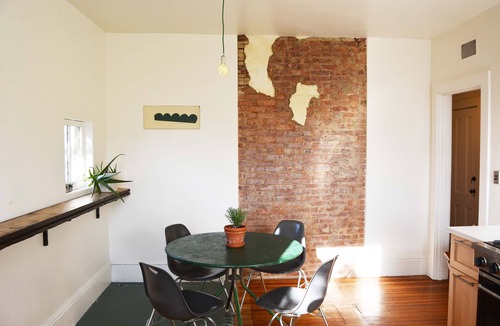 Kingston House | Explore Uptown Kingston from the Historic Bau Guesthaus