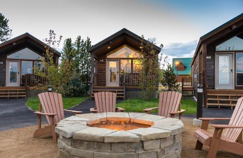West Yellowstone Cabin | Explorer Cabins at Yellowstone