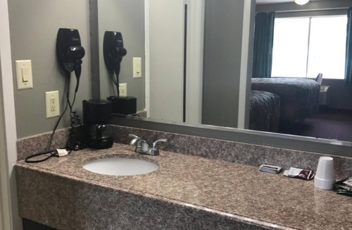 Bay City Hotel | Express Inn - Bay City