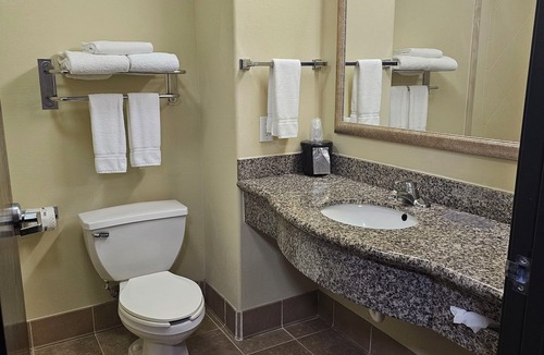 New Llano Hotel | Express Inn Leesville Ft Johnson, SureStay Collection by BW