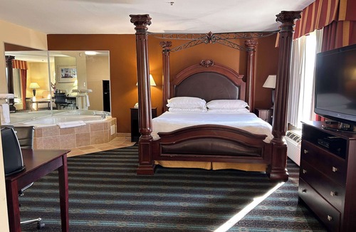 New Llano Hotel | Express Inn Leesville Ft Johnson, SureStay Collection by BW