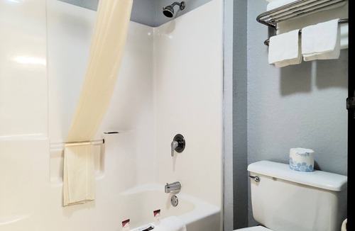 Parsons Hotel | Express Inn Parsons