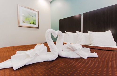 Spring Hotel | Express Inn - Spring