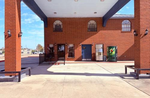 Barker Hotel | Express Inn & Suites Houston Katy