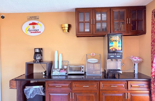 Barker Hotel | Express Inn & Suites Houston Katy