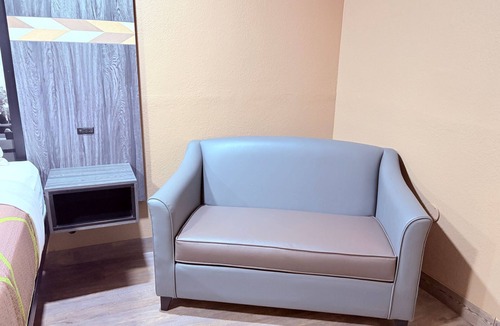 Barker Hotel | Express Inn & Suites Houston Katy