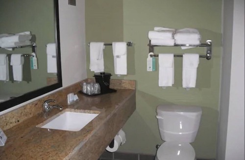 Harrisburg - Hershey Hotel | Express Inn & Suites