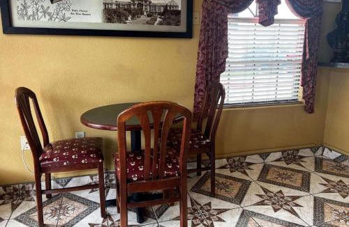 Barker Hotel | Express Inn Suites