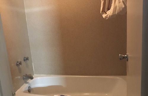 Lafayette Hotel | Express Inn
