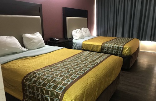 Lafayette Hotel | Express Inn