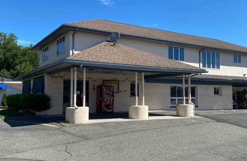 West Springfield Hotel | Express Inn