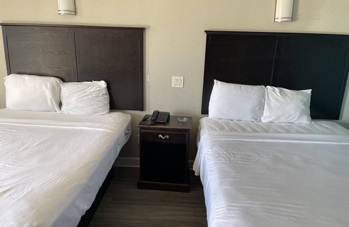 West Memphis Hotel | Express Inn West Memphis