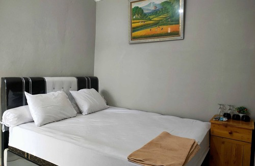 Serang Hotel | EXPRESS O 91277 Atiq Homestay Syariah
