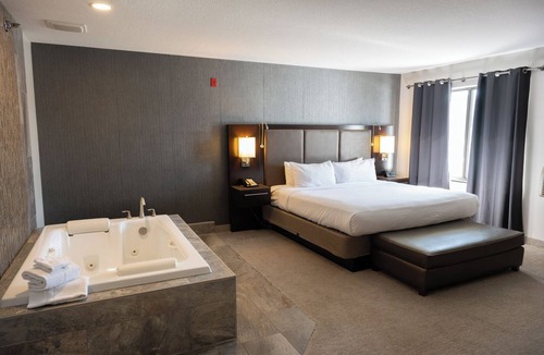 Winona Hotel | Express Suites Riverport Inn & Suites