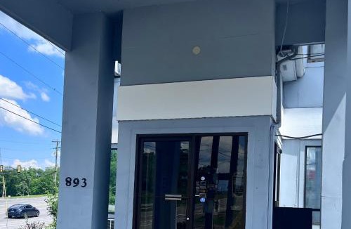 Smyrna Hotel | Expressway Inn Airport Downtown