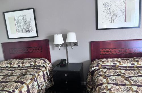 Smyrna Hotel | Expressway Inn Airport Downtown
