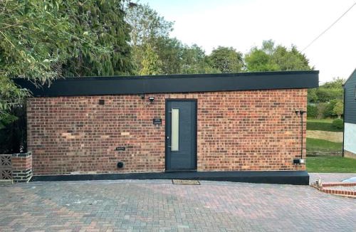 Bocking Apartment | Exquisite 1-bedroom apartment with on-site parking