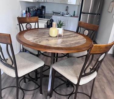 Bradford Apartment | Exquisite 2-Bdrm Basement Suite with FREE Parking