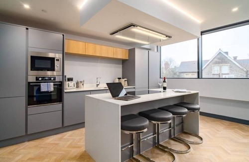 Penarth Apartment | Exquisite 2 Bed Duplex Apt | Secure Parking | Gym