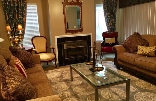 Greenville Condo | Exquisite 2BR Luxury Suite Prime Greenville Location