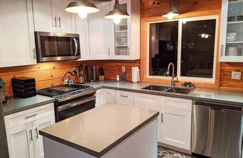 Lake Arrowhead House | Exquisite 3-bedroom mountain home, steps to Lake Arrowhead Village and lakefront