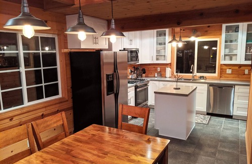 Lake Arrowhead House | Exquisite 3-bedroom mountain home, steps to Lake Arrowhead Village and lakefront