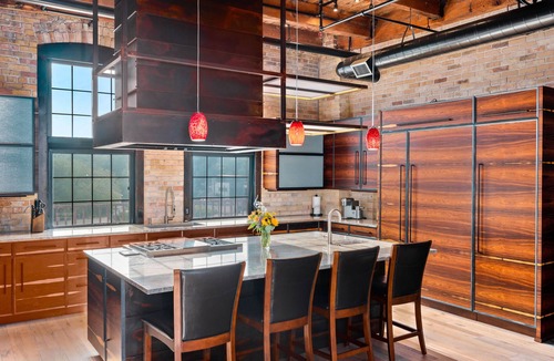 Traverse City Condo | Exquisite 3BDR Penthouse in Downtown TC