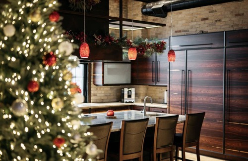 Traverse City Condo | Exquisite 3BDR Penthouse in Downtown TC