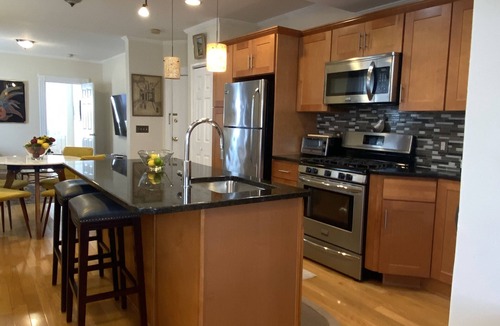 Westfield Apartment | Exquisite 3rd Floor Private Apt with Style