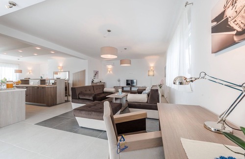 Debeljak Villa | Exquisite 4 BD villa for 8 with heated pool near Zadar