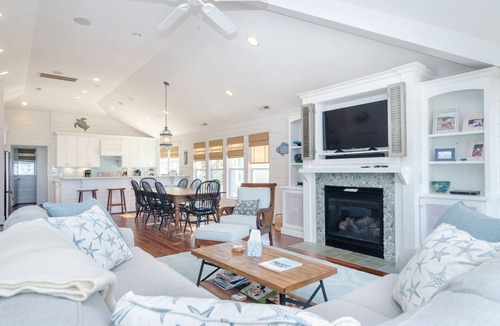 South End House | Exquisite 5 Bedroom Home w Elevator and Sound View