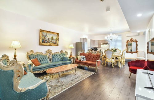 Gay Village Apartment | Exquisite 6 Bedroom Loft - Downtown Victorian charm with parking included