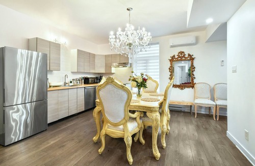 Gay Village Apartment | Exquisite 6 Bedroom Loft - Downtown Victorian charm with parking included