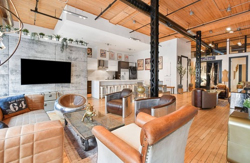 Ville-Marie Apartment | Exquisite 6BR Loft – Super Central Old Montreal
