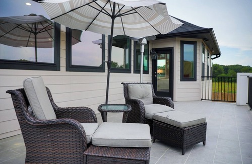 Prairie View House | Exquisite 7-bedroom chateau with EVERYTHING you need for a luxury getaway