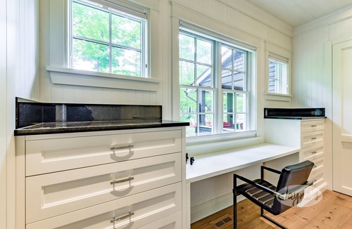 Muskoka Lakes Cottage | Exquisite 8 bed, 7 bath cottage on Lake Joseph boasting infinity pool + hot tub!