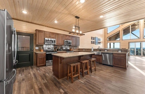 Kimberling City Cabin | Exquisite 8-Bedroom Retreat: Private Pool, Hot Tub