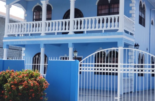 Loray House | Exquisite Accommodation in Gated Community