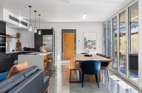 Redhead House | Exquisite Beachside Mansion