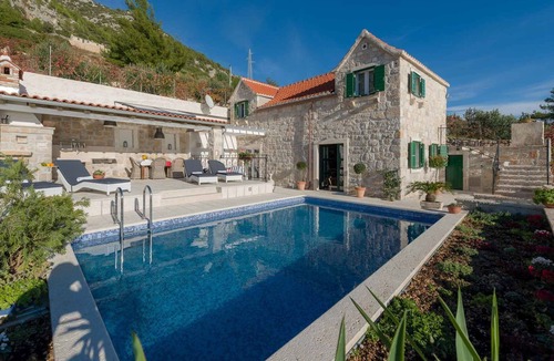 Murvica Villa | Exquisite Brac Villa | 3 Bedrooms | Villa Belle Murvica | Seaviews
