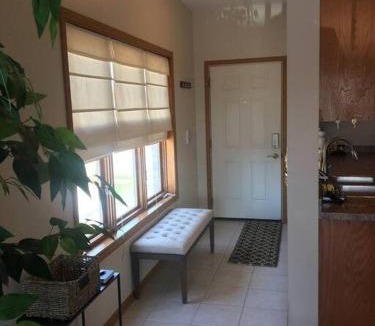 Oak Lawn Apartment | Exquisite Brand New Beauty