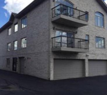 Oak Lawn Apartment | Exquisite Brand New Beauty