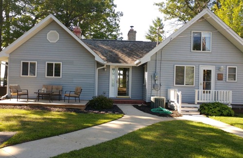 Long Lake House | Exquisite Cabin on Beautiful Long Lake